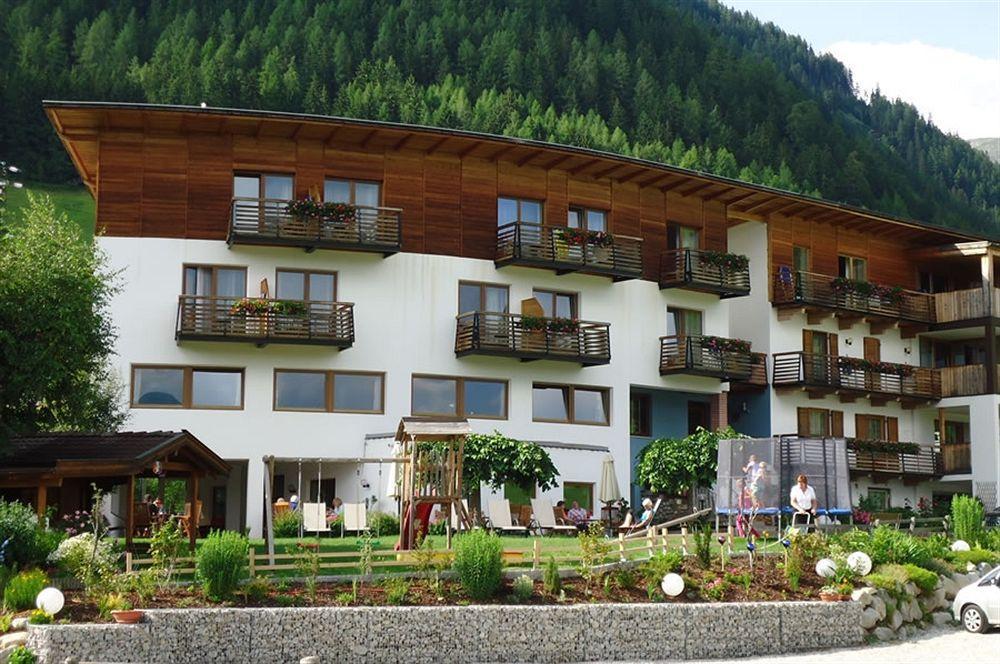 Hotel Dolomitenblick Terento Kültér fotó